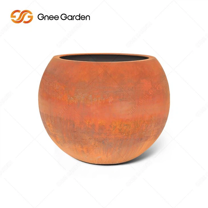Creative Metal Planter Perfect For Both Indoor And Outdoor Use