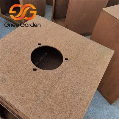 Foguera rectangular d'acer Corten i barbacoa